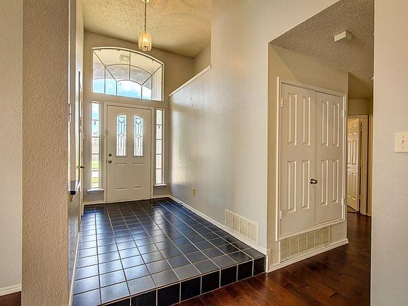 4th image of 7933 Whispering Woods Ln