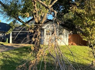 5225 Livermore Dr, Arlington, TX 76017