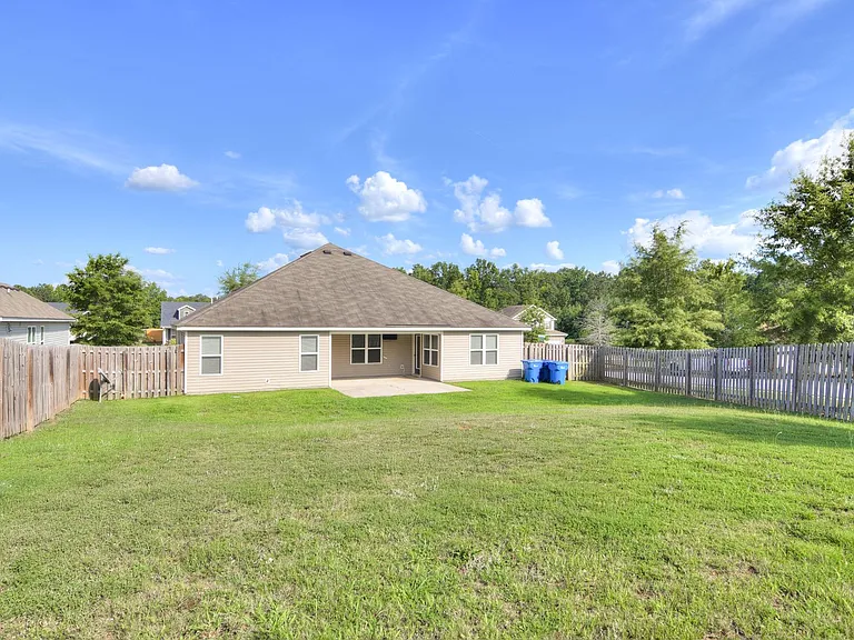 901 Avalon Ct — Photo 29