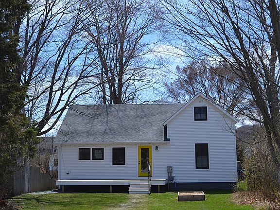 2nd image of 811 Leelanau Ave