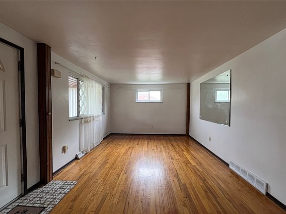 4th image of 186 Kathleen Dr