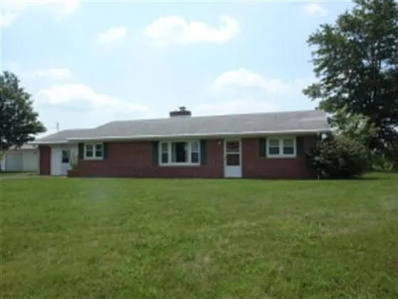657 E Liberty Rd photo 1