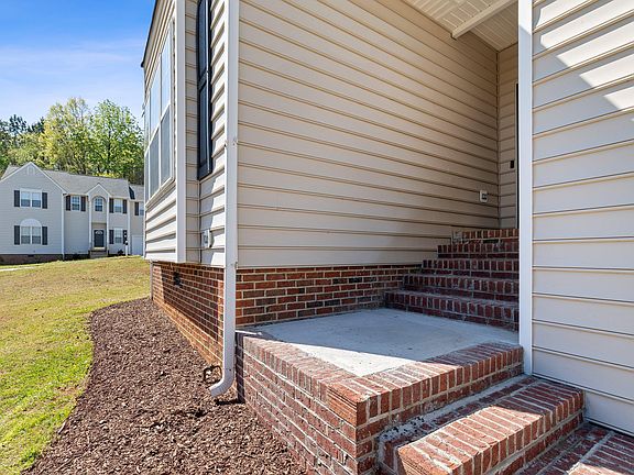 5th image of 2528 Laurel Falls Ln