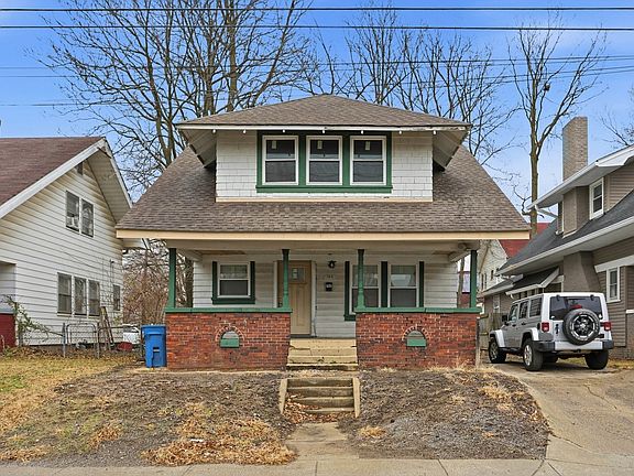 2nd image of 762 E 42nd St