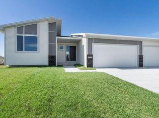 1152 Apache St, Nevada, IA 50201