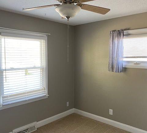 5th image of 3709 Oakwood Dr