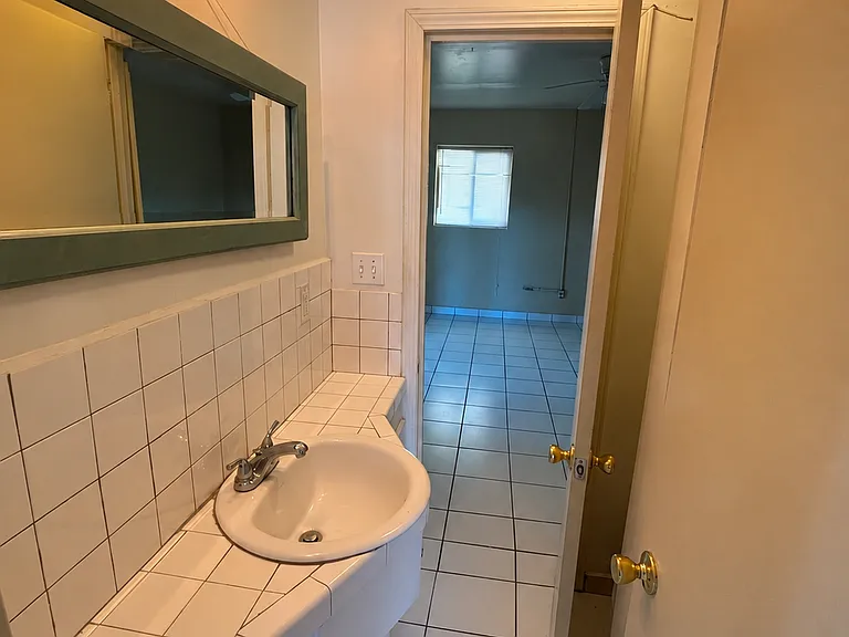 741 Liberty St — Photo 12