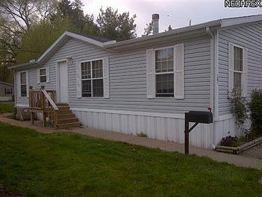 1st image of 121 Cypress Blvd