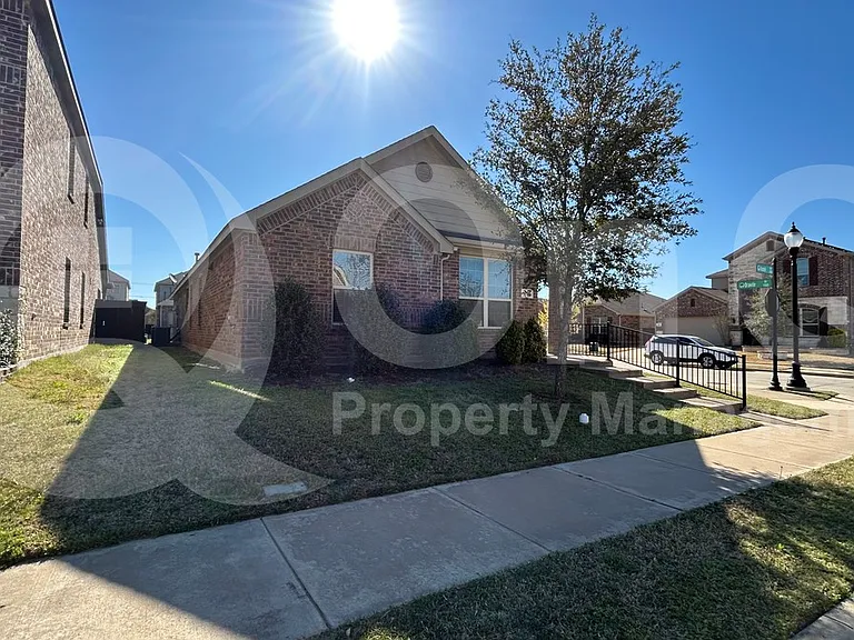1235 Acmite Ave — Photo 3