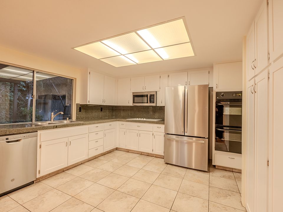 1st image of 6586 Prague Ct