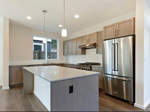 5th image of 9243 14th Ave NW
