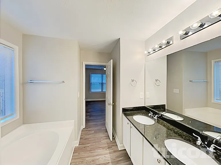 800 Maryfield Dr — Photo 11