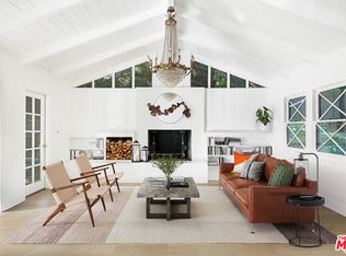 509 Crater Camp Dr, Calabasas, CA 91302