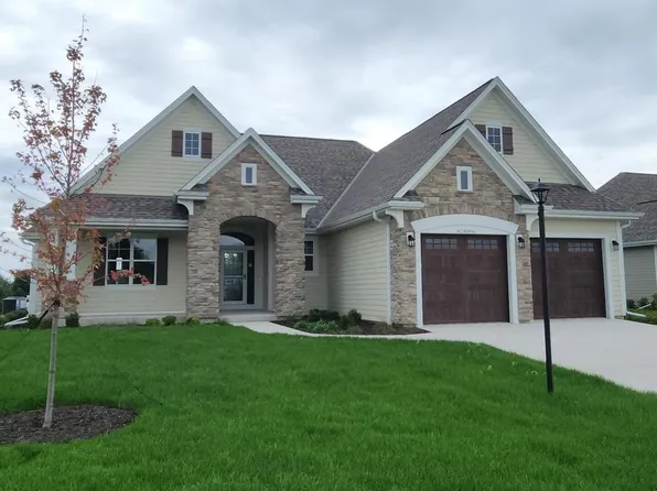 W214N4946 Casey COURT, Menomonee Falls, WI 53051