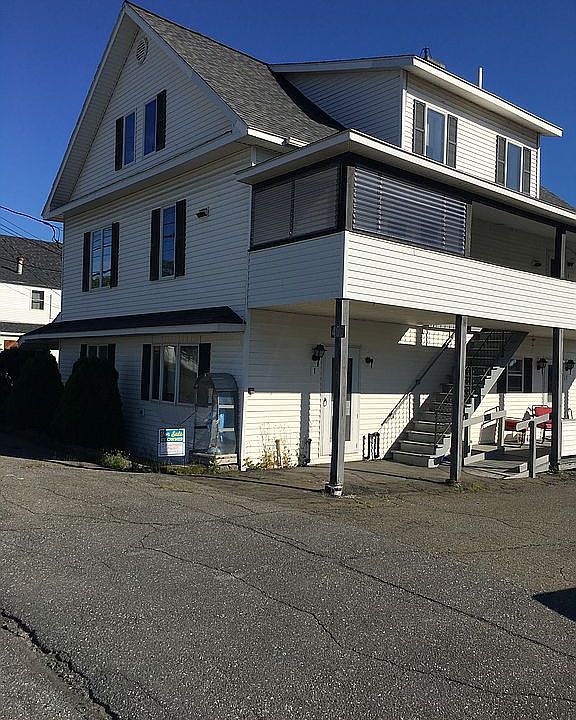 2nd image of 406 Main St