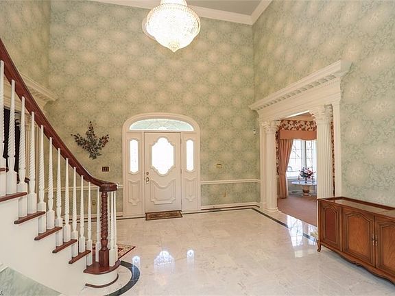 5th image of 9260 Bay Hill Dr NE