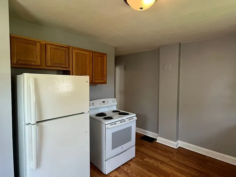 452-454 S Huron Ave — Photo 7