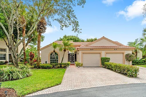 7916 Coral Pointe Dr Photo 1