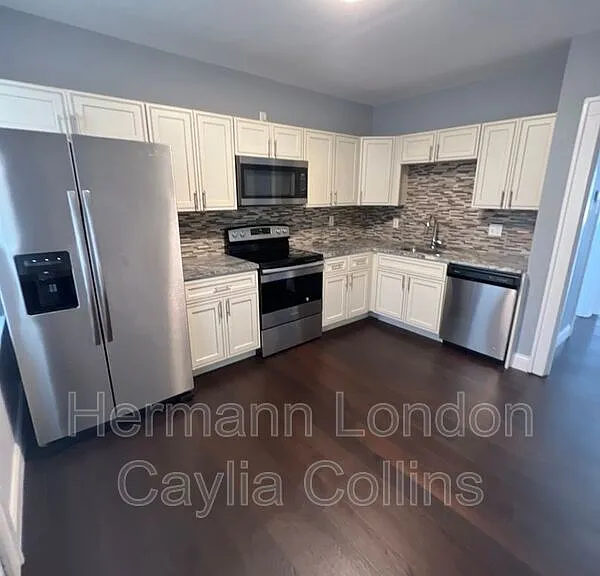 4413 Delor St #2F — Photo 8