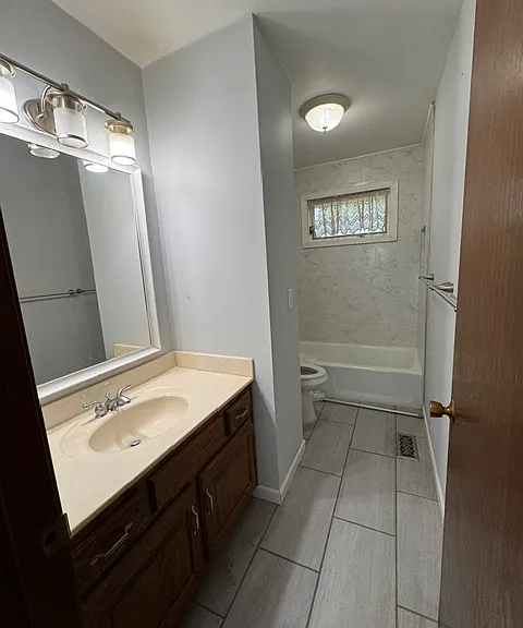 2502 SW 30th St — Photo 4