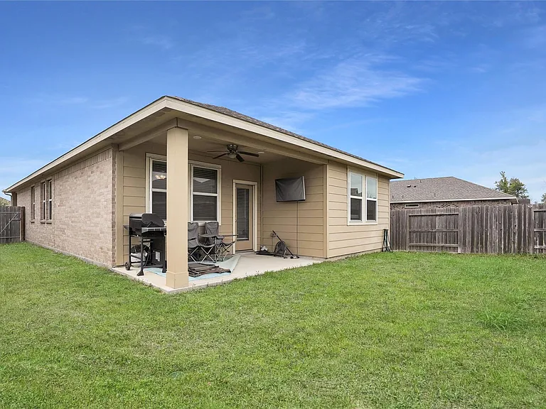 18821 Amaro Hills Dr — Photo 12