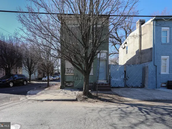 821 S 9th St, Camden, NJ 08103