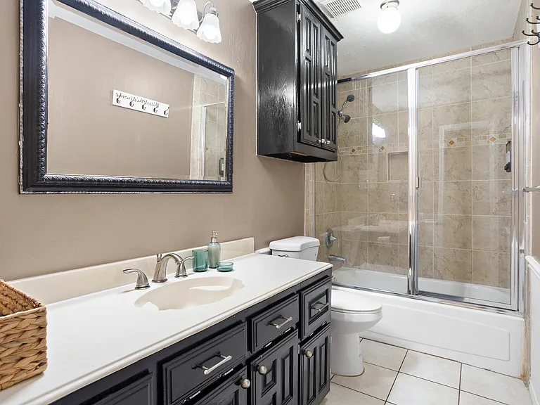 1424 Cobblestone Dr — Photo 24