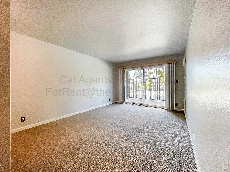 425 Orange St #107