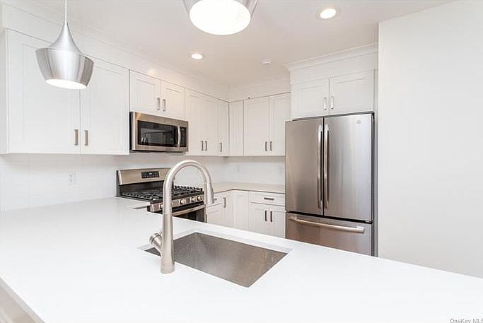1st image of 121 Fisher Ave