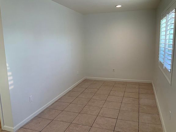 5th image of 10114 N Aqueduct Ave