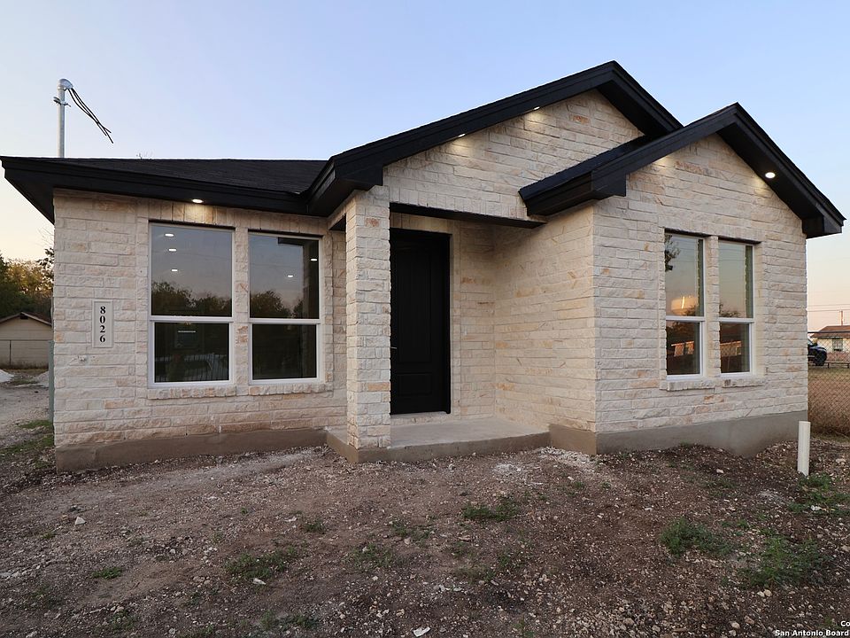 1st image of 8026 Airlift Ave.