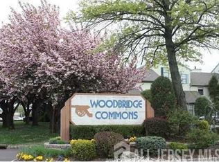 1306 Woodbridge Commons Way, Iselin, NJ 08830