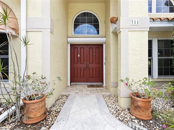 4th image of 311 Henley DR