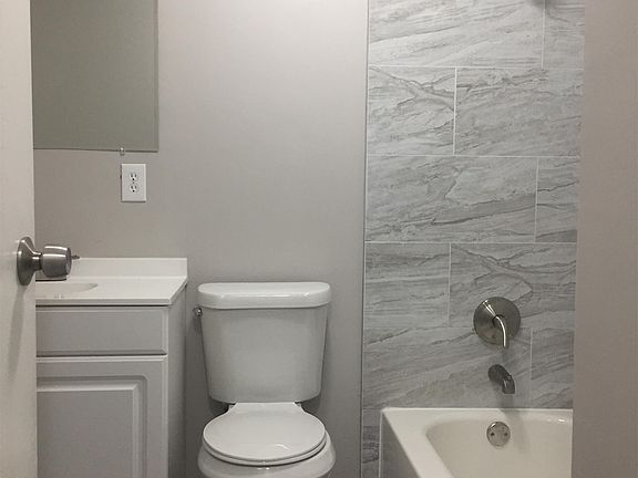3rd image of 1041 S Brinker Ave
