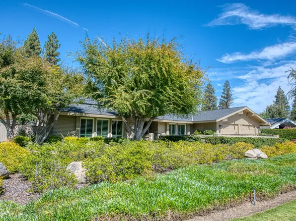 7592 N Spy Glass Ave, Fresno, CA 93711