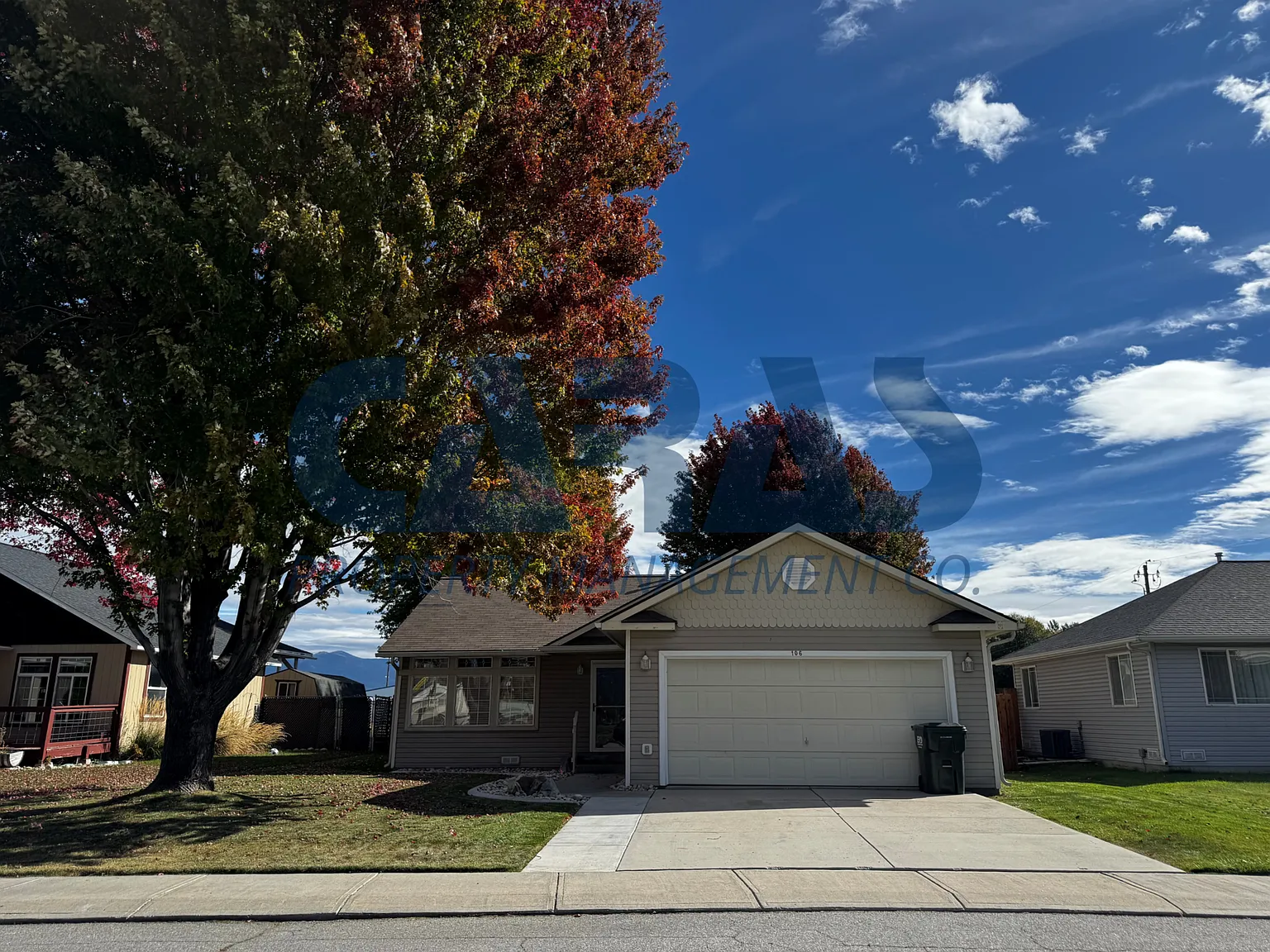 3 bed, 1200 sqft, $1,800 — Photo 1