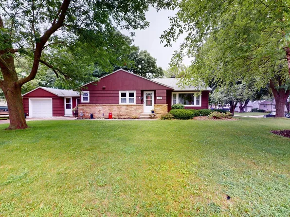 1402 W Clark St, Albert Lea, MN 56007