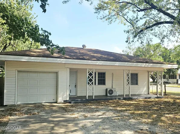 320 E 17th St, Baxter Springs, KS 66713