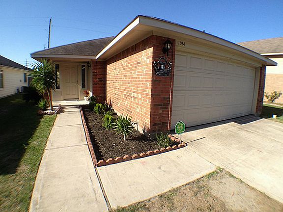 2 Car Garage, Automatic Garage Door