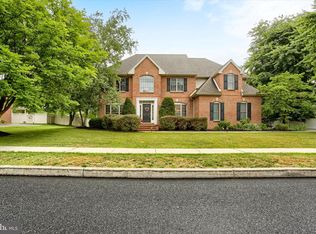 1302 King Arthur Dr, Mechanicsburg, PA 17050