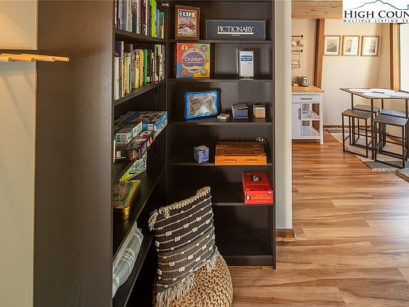4th image of 18 Spruce Court #B