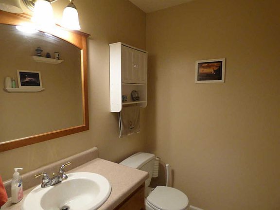 5th image of 340 Andrew Dr
