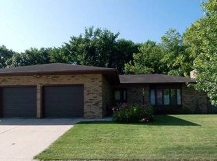 1022 Oklahoma Dr, Ames, IA 50014