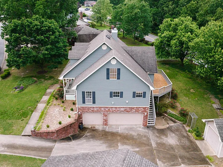 1704 Granada Dr — Photo 37