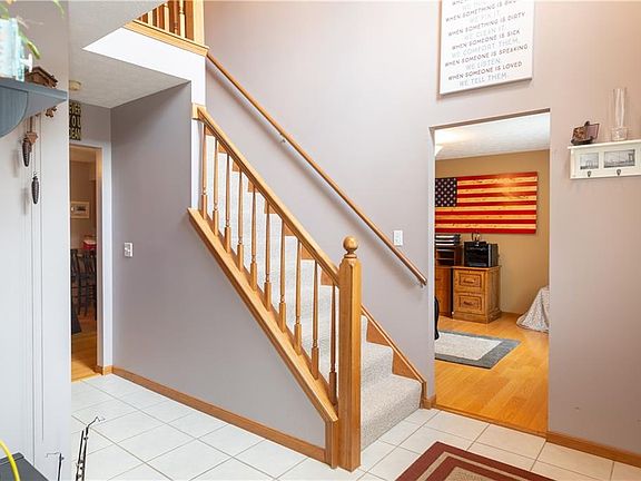 3rd image of 3451 Lovers Ln
