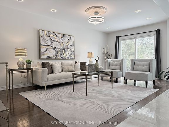 3rd image of 212 Risebrough Circuit