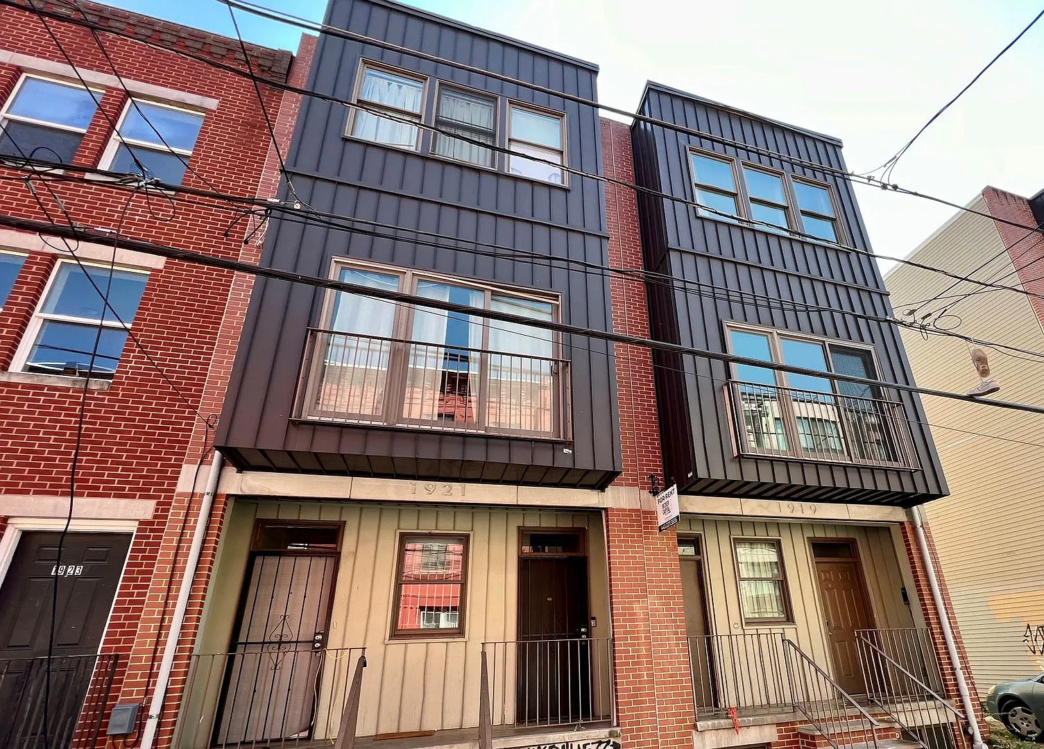 Gratz St N 1921 — Photo 1