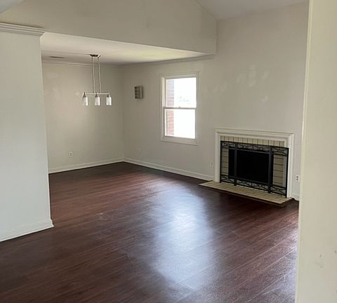 4th image of 134 Hillsboro Pl
