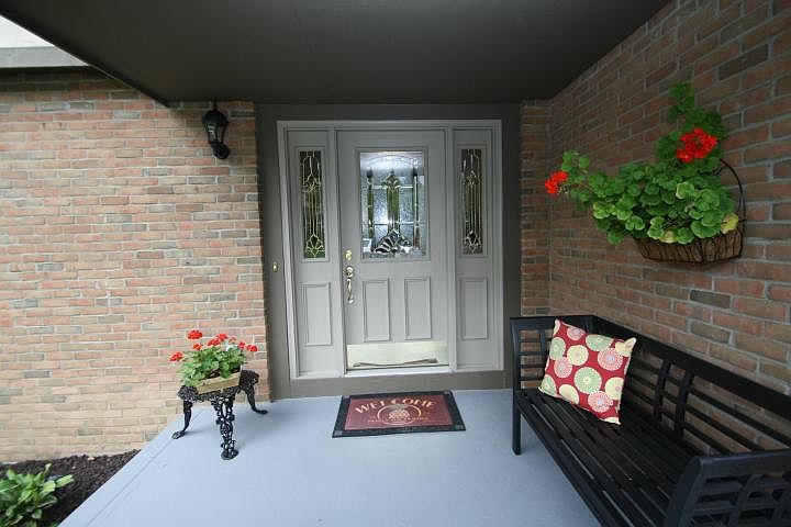 1st image of 487 Fallriver Dr
