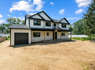 825 Weber Ave, West Babylon, NY 11704
